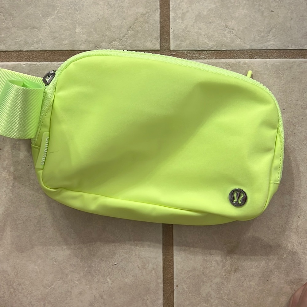Lululemon Everywhere Belt Bag 1L